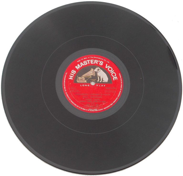 Bismilah Khan And V. G. Jog - EALP 1272 - (80-85%) - HMV Red Label - Indian Classical Instrumental LP Vinyl Record Bismilah Khan And V. G. Jog - EALP 1272 - (80-85%) - HMV Red Label - Indian Classical Instrumental LP Vinyl Record