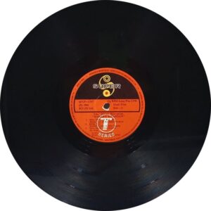 Hamara Khandan - SFLP 1247 - (85-90%) - Cover Reprinted - Bollywood LP Vinyl