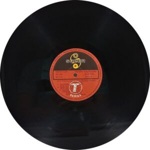 Izzatdaar - SHFLP 1/1353 - (85-90%) - CR - Bollywood LP Vinyl