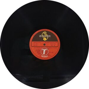 Izzatdaar - SHFLP 1/1353 - (85-90%) - CR - Bollywood LP Vinyl
