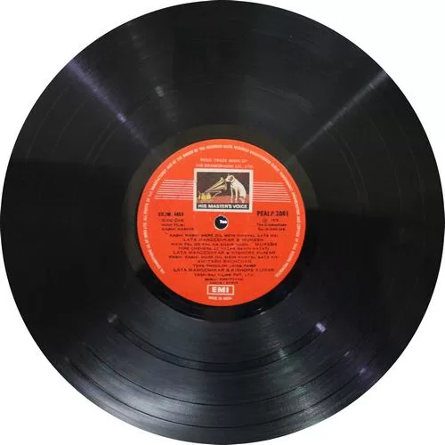 Kabhi Kabhie - PEALP 2001 – (Condition - 85-90%) – HMV Colour Label - Cover Triple Fold - Bollywood Rare LP Vinyl record Kabhi Kabhie - PEALP 2001 – (Condition - 85-90%) – HMV Colour Label - Cover Triple Fold - Bollywood Rare LP Vinyl record
