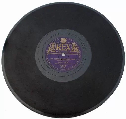 gracie-fields-with-orchestral-accompaniment-9354-condition-80-85-78-rpm-3.jpg