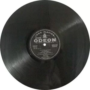 Kal Aaj Aur Kal - MOCE 4106 - (Condition 70-75%) - Odeon First Pressing - LP Record