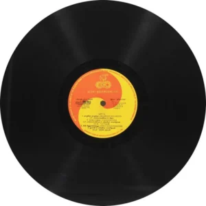 Vetri Vizha - Ilaiyaraaja - 8000 749 - (85-90%) - CR - Tamil LP Vinyl