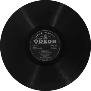 Mere Jeevan Saathi - MOCE 4147 - (75-80%) - Odeon First Presssing - LP Record