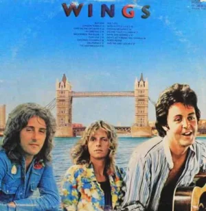 Wings London Town - PAS 10012 - (85-90%) - English LP Vinyl