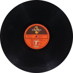 Aulad - SFLP 1189 - (90-95%) - Cover Colour Photostate - Bollywood LP Vinyl