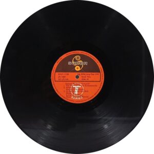Aulad - SFLP 1189 - (90-95%) - Cover Colour Photostate - Bollywood LP Vinyl