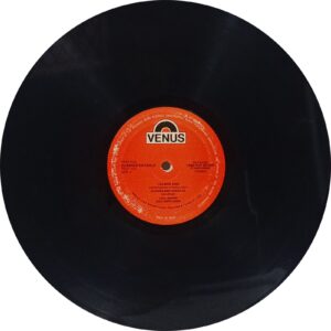 Gunahon Ka Faisla - VFLP 1074 - (85-90%) - Cover Book Fold - Bollywood LP Vinyl