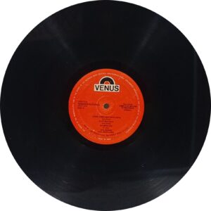 Gunahon Ka Faisla - VFLP 1074 - (85-90%) - Cover Book Fold - Bollywood LP Vinyl