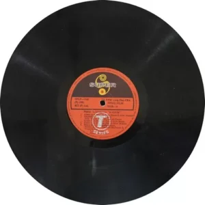 Kasam - SFLP 1240 - (90-95%) - Cover Reprinted - Bollywood LP Vinyl