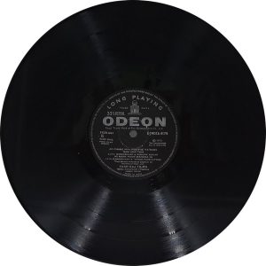 Daag - D/MOCE 4174 - (90-95%) - Bollywood LP Vinyl