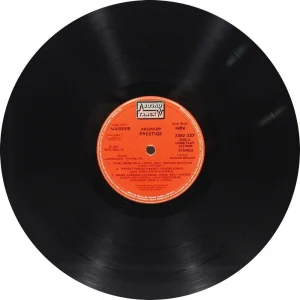 Naseeb - 2392 237 - (80-85%) - CR - Bollywood LP Vinyl