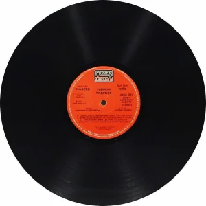 Naseeb - 2392 237 - (80-85%) - CR - Bollywood LP Vinyl