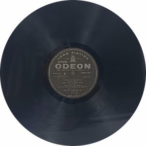 Sahib Bibi Aur Ghulam - MOCE 4017 - (85-90%) - Bollywood LP Vinyl