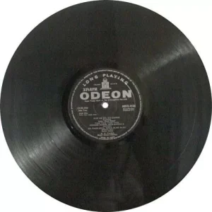 Kal Aaj Aur Kal - MOCE 4106 - (Condition 80-85%) - Odeon First Pressing - Cover Reprinted Bollywood Rare LP Vinyl Record.