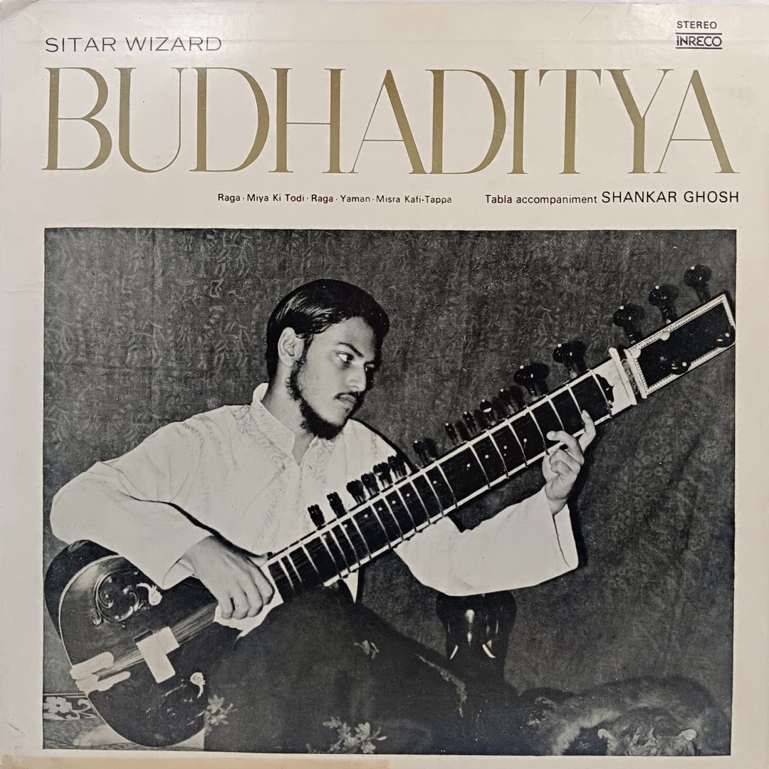 Budhaditya Muhkerjee - 2407 0002 - (Condition - 90-95%) - Indian Classical Instrumental LP Vinyl Record Budhaditya Muhkerjee - 2407 0002 - (Condition - 90-95%) - Indian Classical Instrumental LP Vinyl Record