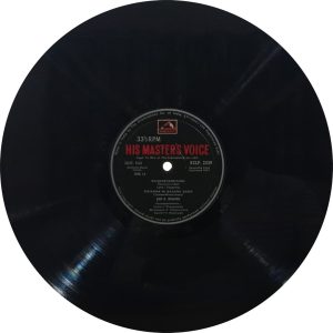 Jon Higgins Sings Carnatic Music - ECLP 2339 – HMV Black Label - (90-95%) – Indian Classical Vocal LP Vinyl Record