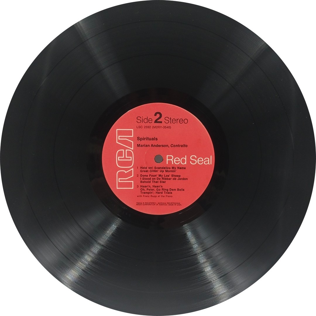 Marian Anderson – He's Got the Whole World in His Hands - LSC 2592 – Cover Book Fold - Western Classical LP Vinyl Record Marian Anderson – He's Got the Whole World in His Hands - LSC 2592 – Cover Book Fold - Western Classical LP Vinyl Record