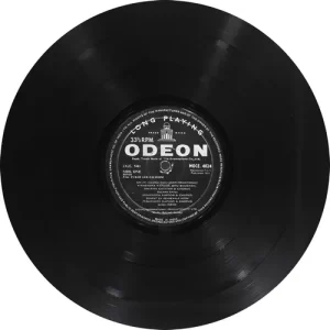 Purab Aur Pachhim - MOCE 4024 - (90-95%) - Bollywood LP Vinyl