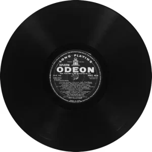 Purab Aur Pachhim - MOCE 4024 - (90-95%) - Bollywood LP Vinyl