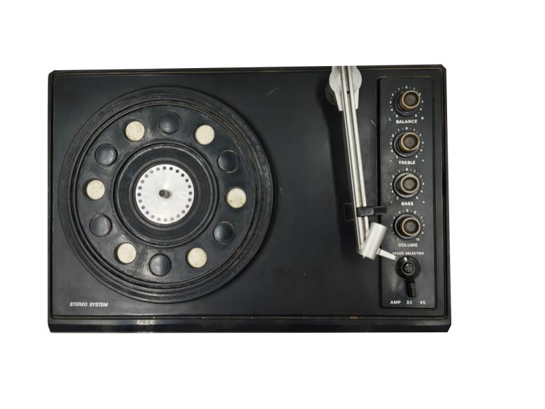 Philips 582 Stereo Record Player – 2 Speed Turntable Rubber Pulley Drive with Built-in Amplifier Philips 582 Stereo Record Player – 2 Speed Turntable Rubber Pulley Drive with Built-in Amplifier