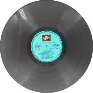 Nazrana & Ghunghat - 33ESX 14022 - (80-85%) - CR - Bollywood LP Vinyl Record