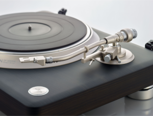 Denon - Turntable - DP-3000NEUM - Premium Direct-Drive Hi-Fi Turntable (Black Colour)